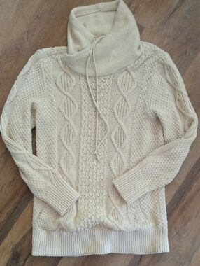 Ladies LL Bean Signature Ecru Hooded Cable Knit Fisherman's Sweater